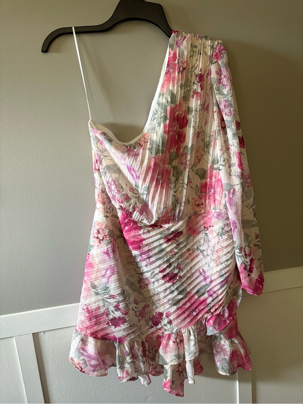 NWT Express Pink Floral One-Shoulder Dress – Size L